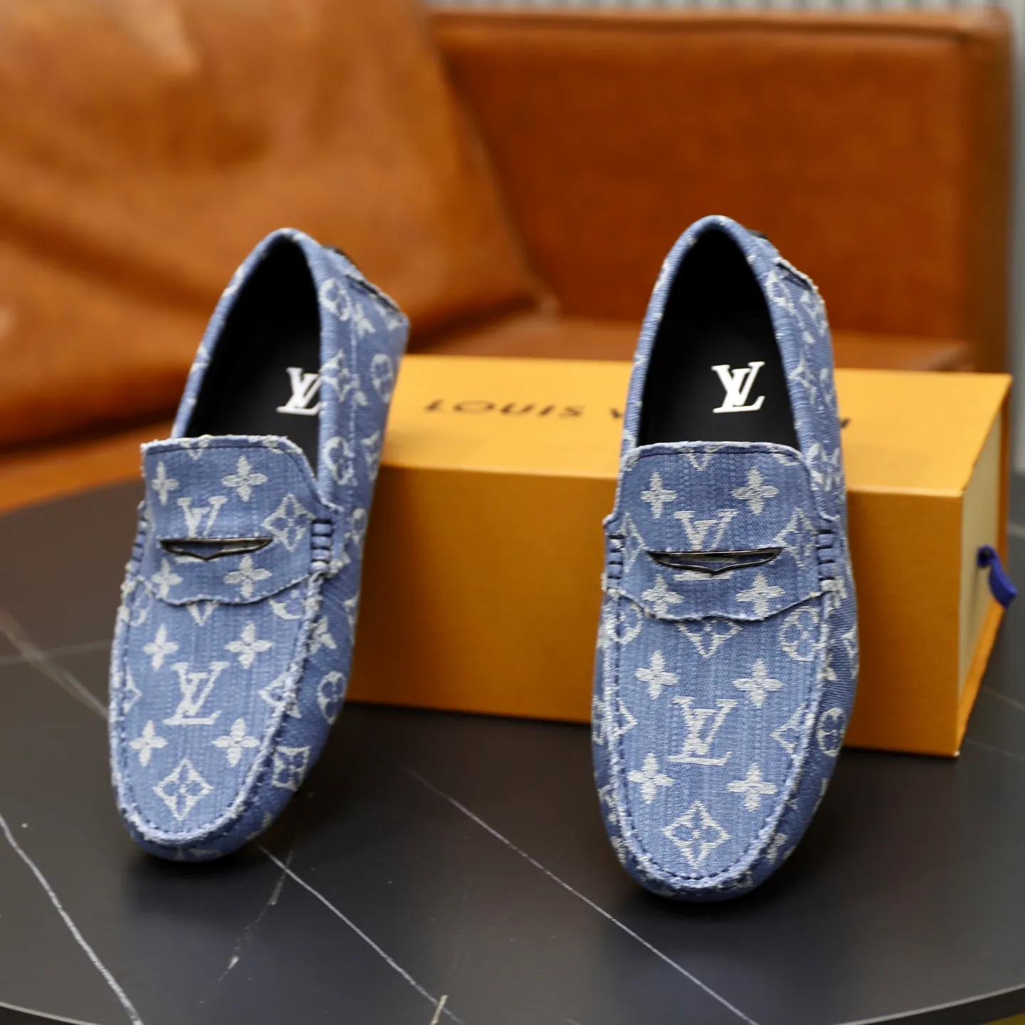 Ex-factory price: 480💰【LV】Louis Vuitton ⚠️High-end men’s driving and pedal series ⚠️38-44 (customized for 45) ⚠️All original cowhide leather! Thick and soft! Made entirely of calfskin lining! Rubber sheet anti-slip beanie sole! Three-dimensional package technology! Fashionable and classic! Handicrafts! Original high quality! Feel free to compare!